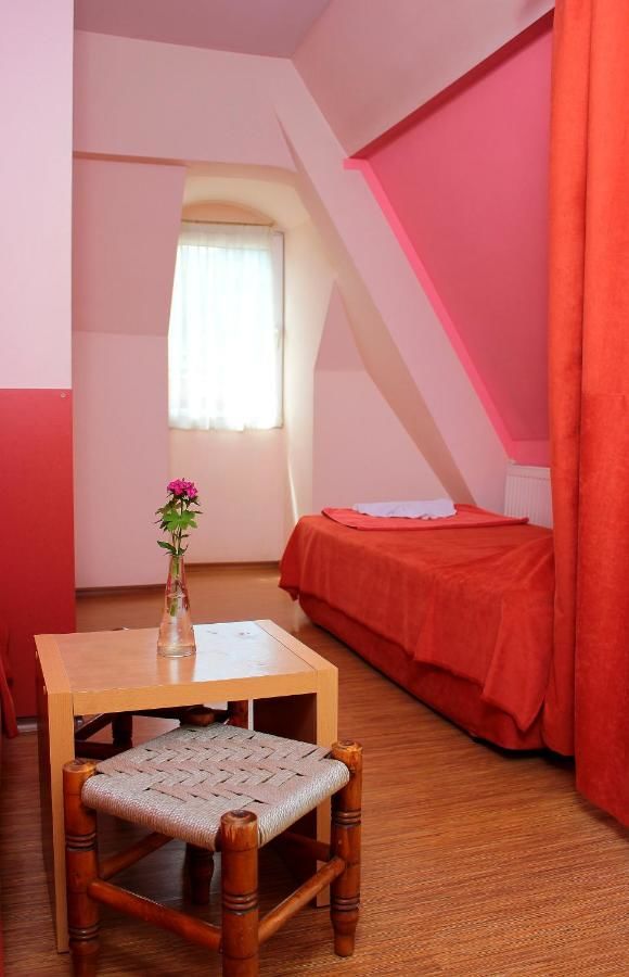 Отель Family Hotel Flora Златоград-37