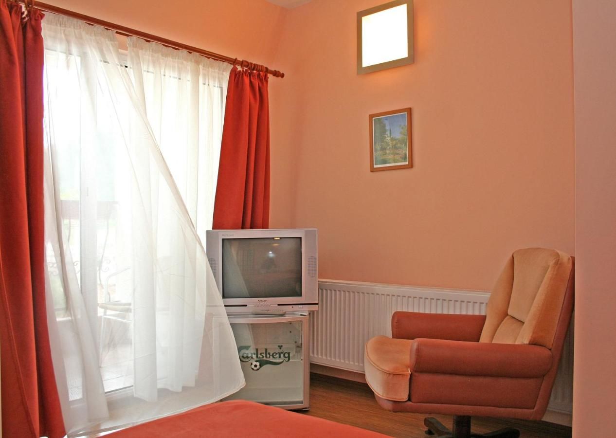 Отель Family Hotel Flora Златоград-45