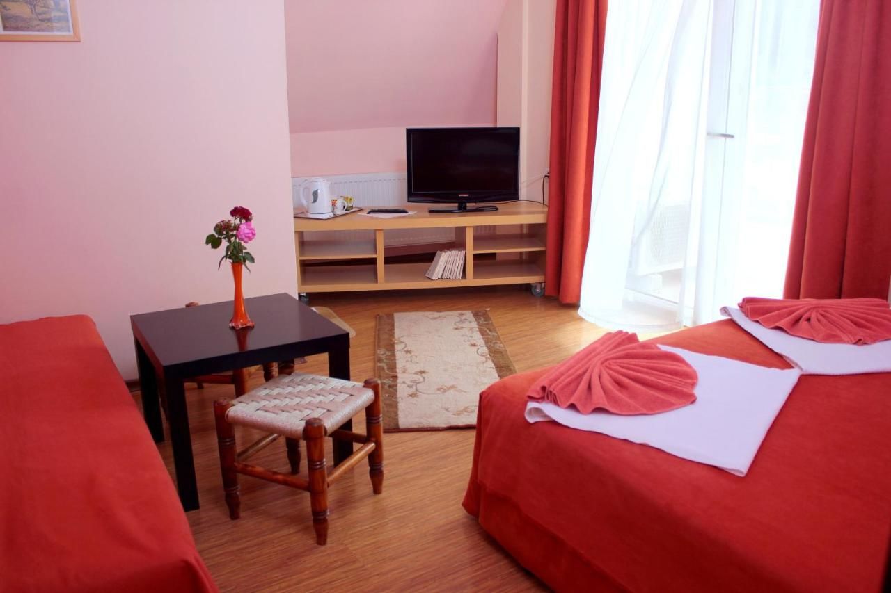 Отель Family Hotel Flora Златоград-47